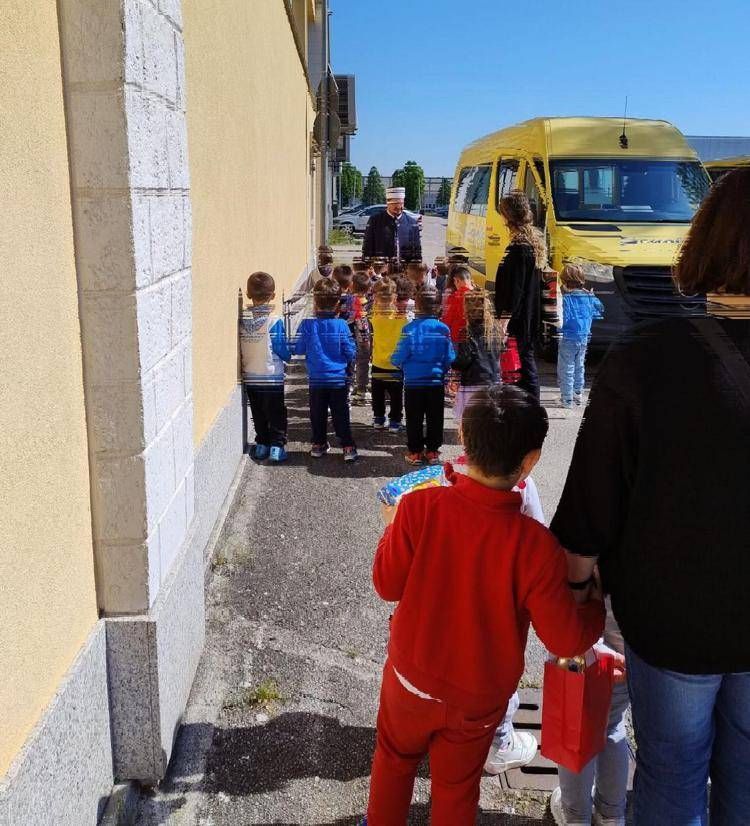 (Foto da pagina Facebook scuola)
