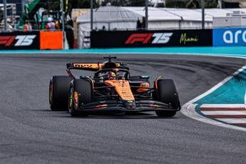 Diretta Gp Miami, Piastri al comando. Ferrari lonta