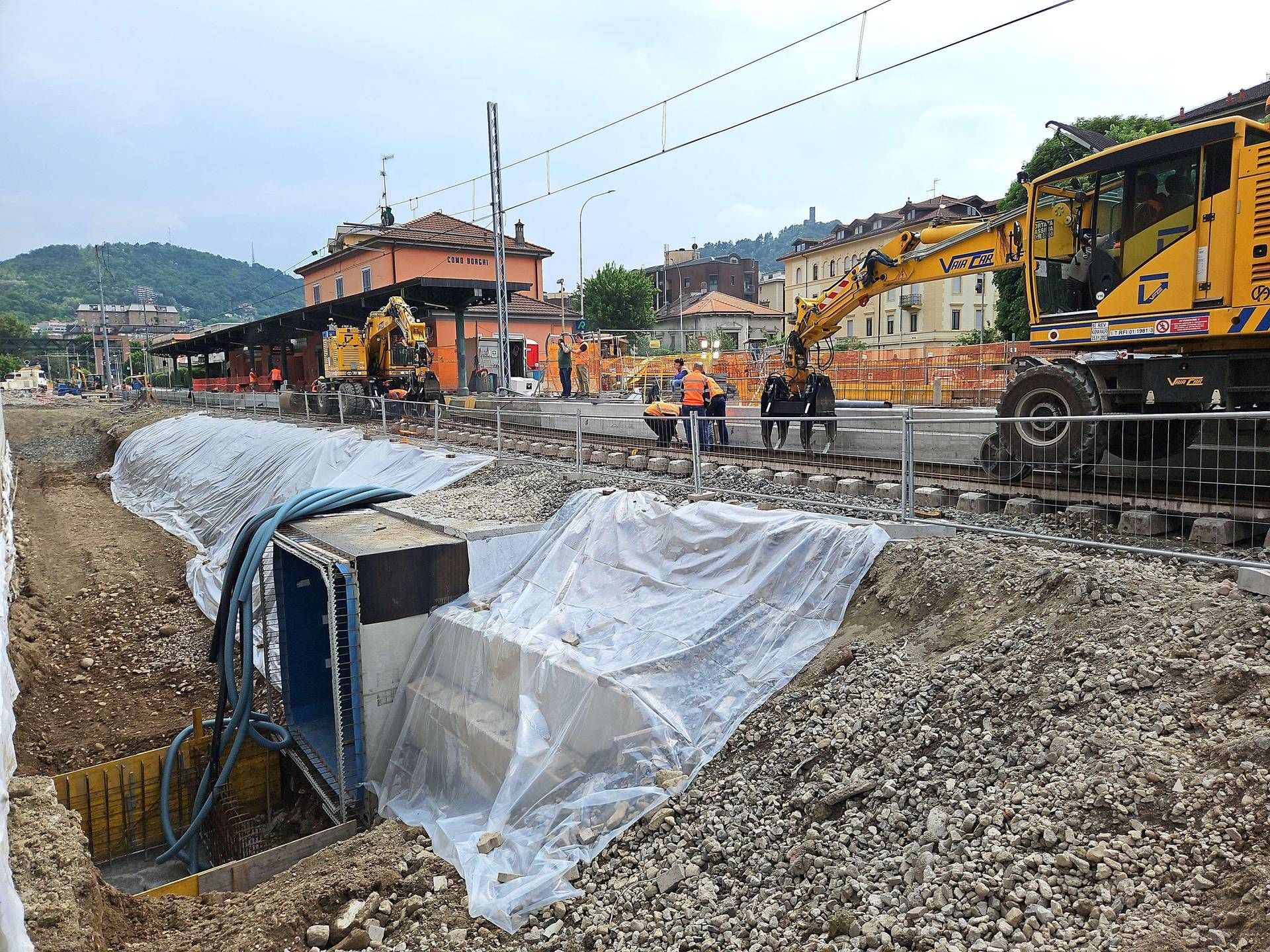 Como Villages, alt geçit yapısının inşası için sonuçlandırılmış eserler