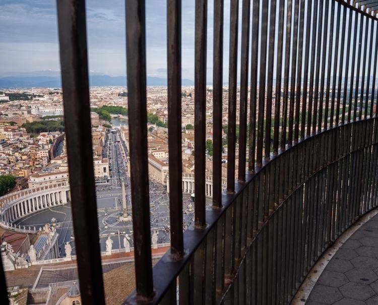 La vista di San Pietro dalla cupola (Afp)