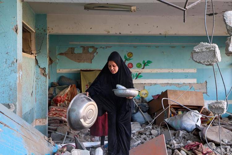 Gaza, Hamas vuole accordo completo per stop a guerra. Civili stremati, Anp: "Carestia criminale"