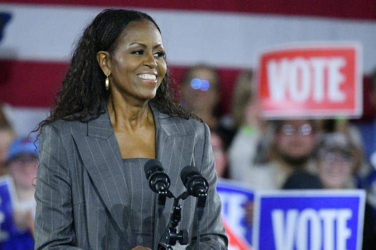 Michelle Obama, momento difficile: "Sono in terapia, sto attraversando una transizione"
