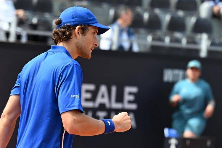 Francesco Passaro, chi è l'azzurro che ha battuto Dimitrov a Roma