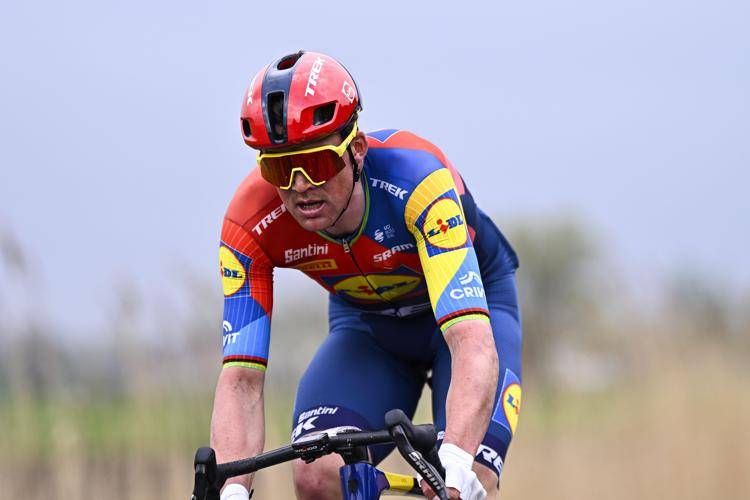 Giro d'Italia, Pedersen in maglia rosa: prima tappa vinta in volata