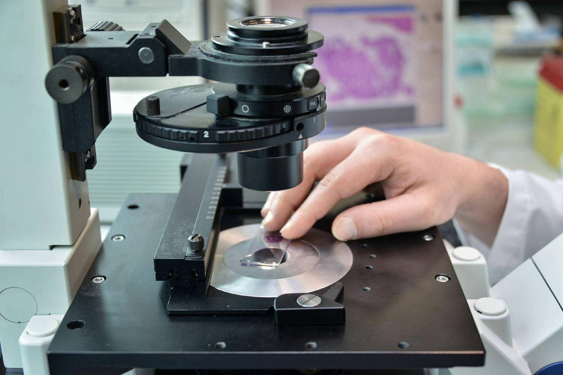 Uap a Governo: "Inconcepibili tagli a laboratori e cliniche accreditati e poi ci sono fondi per farmacie"