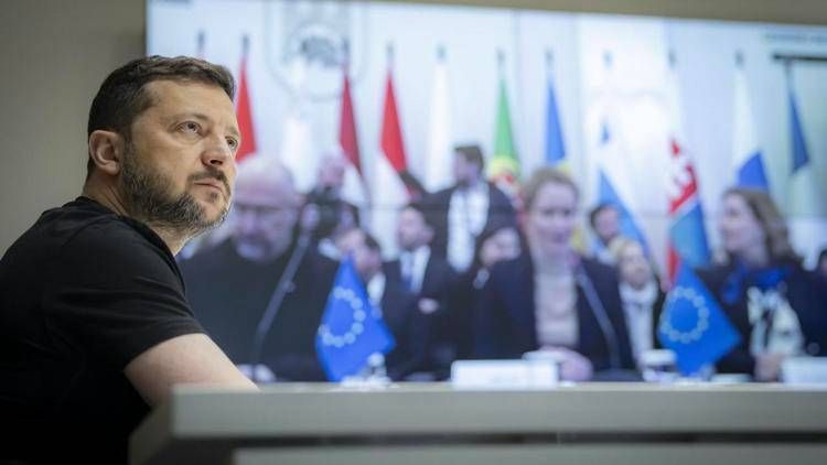 Ucraina, vertice dei leader Ue a Kiev. Trump: "Fermate questa stupida guerra" Ucraina, vertice dei leader Ue a Kiev. Trump: "Fermate questa stupida guerra"