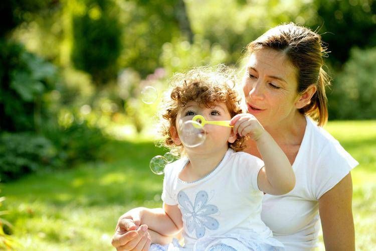 Oggi è la festa della mamma, come è nata e perché si celebra a maggio