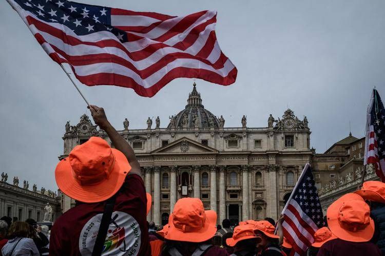 Leone XIV, Regina Coeli a San Pietro: primo discorso domenicale da Papa
