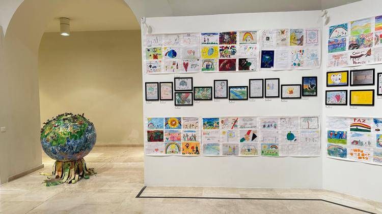 Roma celebra la pace con Colors for Peace: la mostra internazionale che racconta il mondo attraverso gli occhi dei bambini