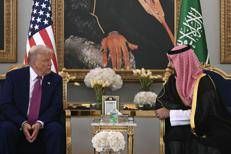 Trump in Arabia Saudita, incontro con bin Salman: accordi per oltre mille miliardi