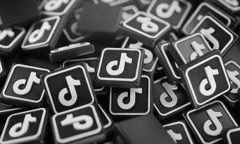 Migliori siti per comprare follower TikTok economici (Italia, Paypal, Apple Pay)