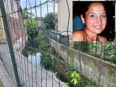 Il canale dove è stato ritrovato il martello, nel riquadro Chiara Poggi