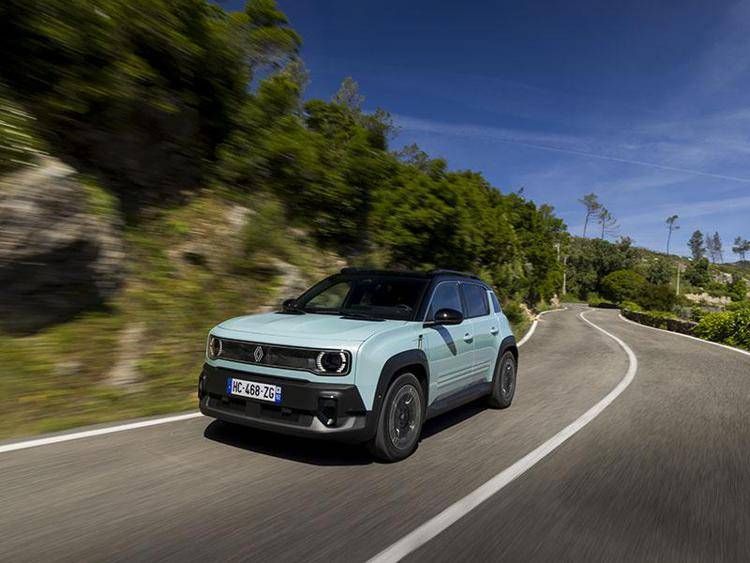 Renault 4 E-Tech Electric: l'icona rinasce in versione 100% elettrica