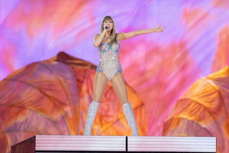Taylor Swift durante il suo Eras Tour (Ipa)