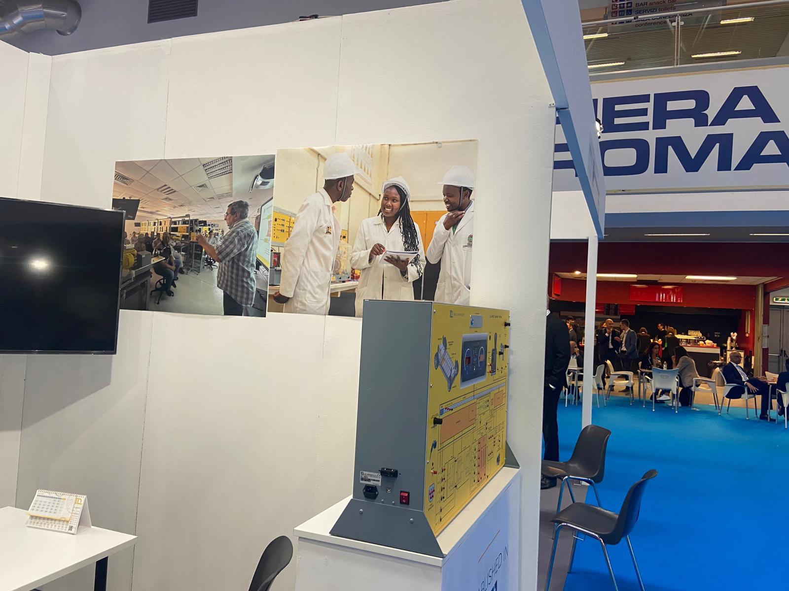 Özel teknik rakamlarda uyumsuzluğun üstesinden gelmek için bir 'Codeway Expo' eğitimi ve Afrika