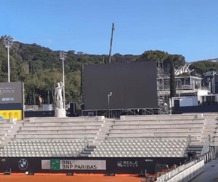 Internazionali, montati nella notte Maxi schermi sul Pietrangeli per semifinali e finali