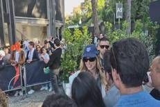 Chiara Ferragni, bagno di folla agli Internazionali - Video