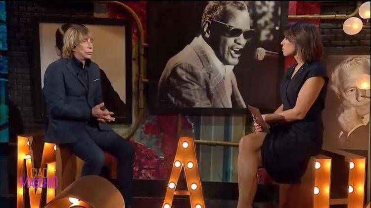 Enzo Paolo Turchi in studio a 'Ciao Maschio' con la conduttrice del programma Nunzia De Girolamo