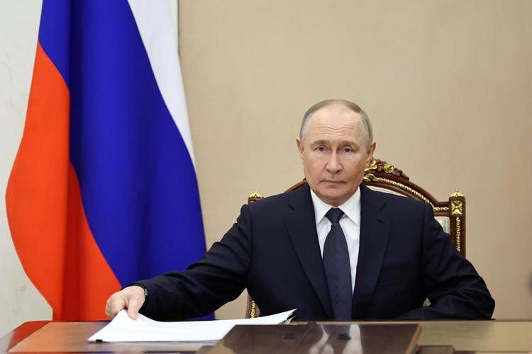 Putin in cattedra: i manuali delle medie che cancellano l'Ucraina