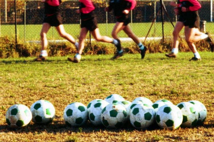 Bir yetişkin olarak dövülen bebek kalecisi, 13 yaşındaki için maksi diskalifiye: cümle