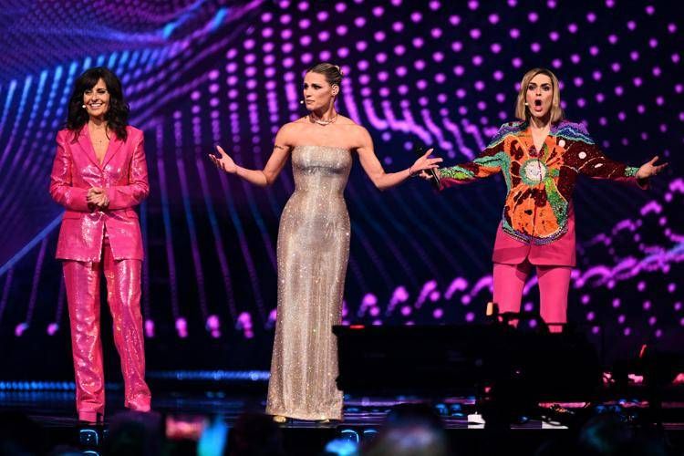 Eurovision, al via la finale: Gabry Ponte con bandiera San Marino e i colori dell'Italia