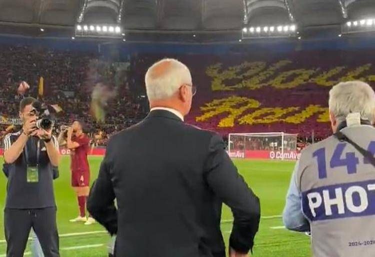 'Grande condottiero, romanista vero': Ranieri, omaggio da brividi dell'Olimpico - Video