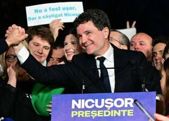 Elezioni Romania, l'europeista Dan vince il ballottaggio: sconfitto Simi