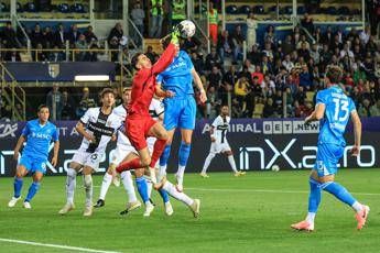 Parma-Napoli 0-0 e Inter-Lazio 2-2, azzurri vedono scudet
