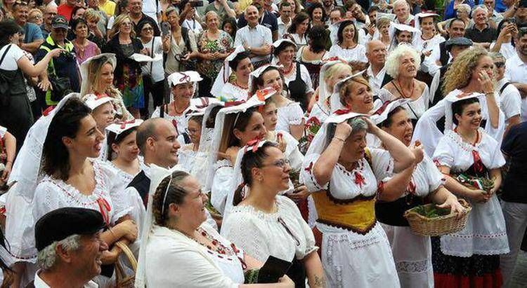 Umberto Guidoni, Mario Tozzi e Claudia Conte ospiti d'onore alla Sagra delle Fragole 2025 di Nemi 2025