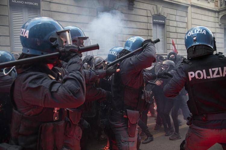 Codici identificativi per agenti di polizia, Piantedosi: "Non accadrà mai"