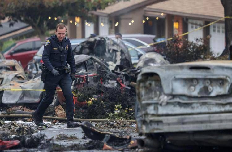 Usa, aereo privato si schianta su abitazioni a San Diego: diverse vittime
