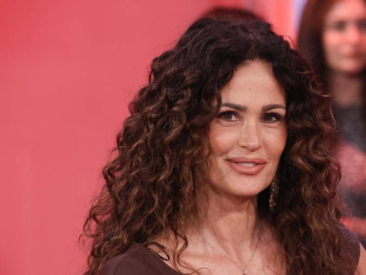 Samantha De Grenet, insultata per i ritocchini: "Un cessettino ma potevo farmi aiutare, loro..."