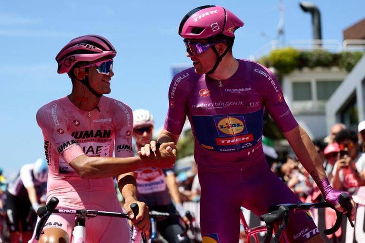 Giro d'Italia, a Pedersen la tredicesima tappa. Del Toro resiste in maglia rosa