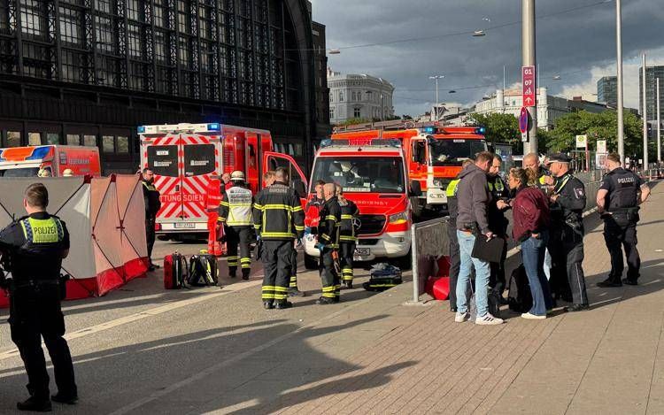 Attacco ad Amburgo (Afp)