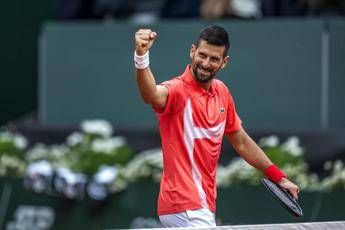 Djokovic nella storia: batte Hurkacz a Ginevra e vince il suo 100esimo tito