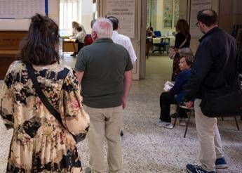 Elezioni comunali, affluenza ore 12 al 13,55%. Urne aperte oggi e doma