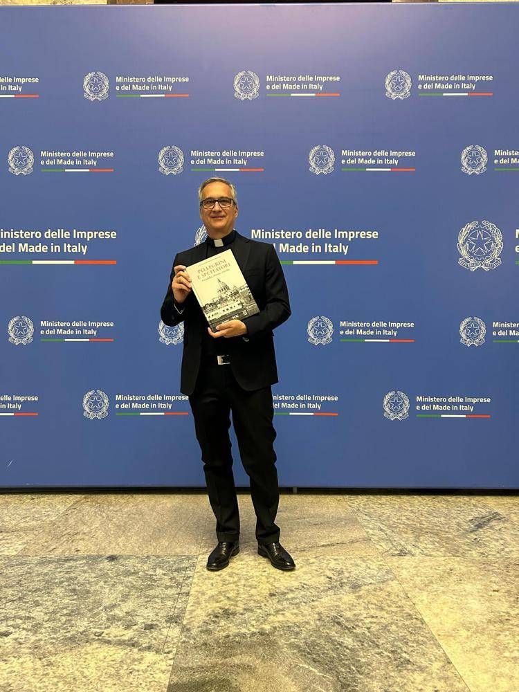 'Pellegrini e spettatori', presentato il libro della Fondazione Mac