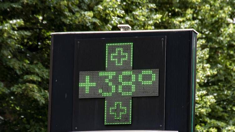 Caldo afoso e temperature oltre la media, arriva la svolta meteo: le previsioni