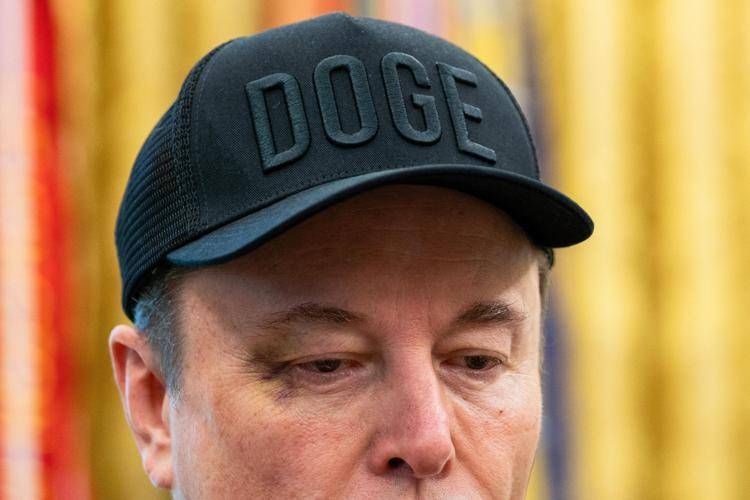 Musk, occhio nero nella conferenza con Trump: "Un pugno di mio figlio"