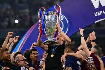 Luis Enrique, festa Champions e il ricordo di Xana: la maglia per la figlia morta nel 20