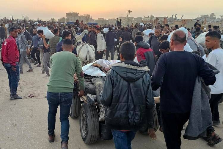 Gaza, media: "Spari su folla diretta a centro aiuti a Rafah, almeno 21 morti"