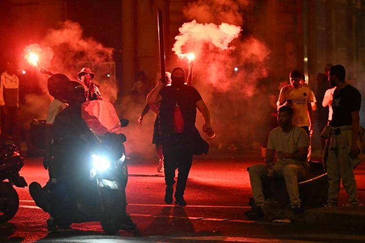 Disordini a Parigi dopo la vittoria del Psg contro l'Inter nella finale di Champions - Afp