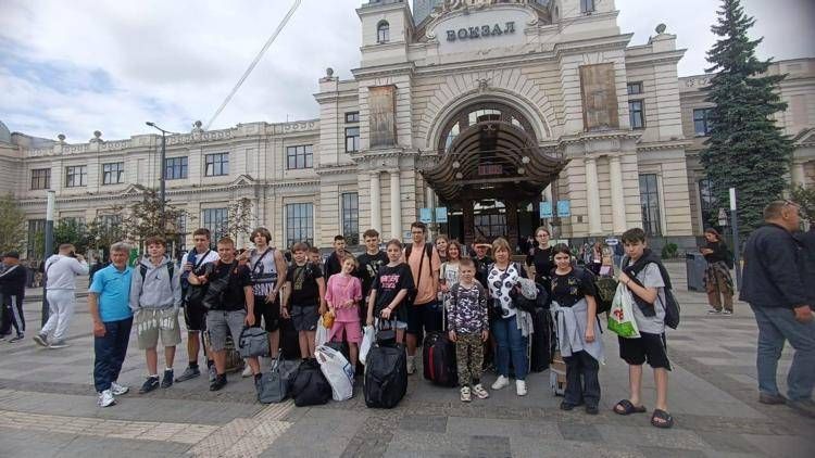 Dalle montagne del Gran Paradiso al mare del Lido di Camaiore, l'Italia accoglie i bambini di Kharkiv