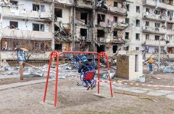 Ucraina-Russia, oggi i colloqui a Istanbul. Mosca non ferma gli attacchi: bombe e droni su tutto il pae