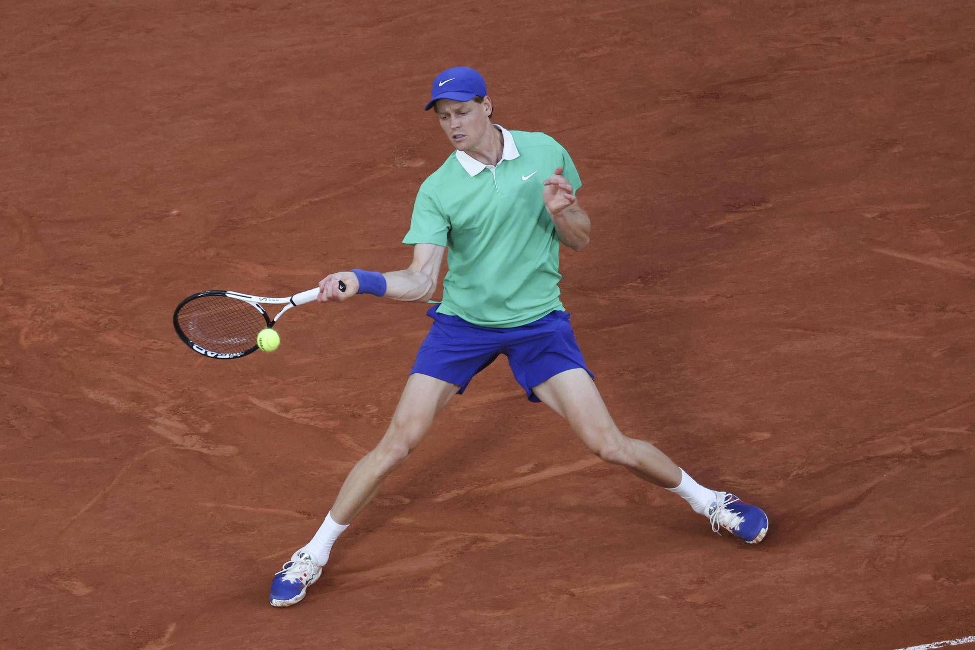 Günahkar, Roland Garros'a yanıt için yeni pozisyon. Jannik nedenini açıklıyor