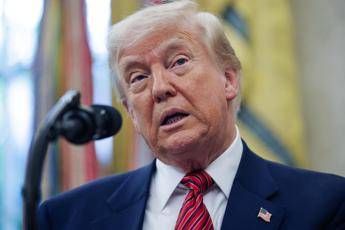 Trump, messaggio all'Iran e post su esercito: 