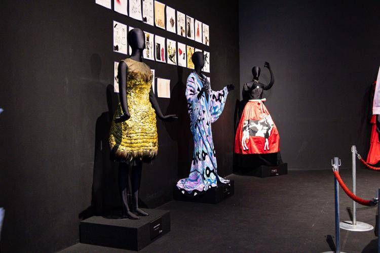Un'immagine della mostra 'L'Italia è di moda', curata da Stefano Dominella, ospite dell'Expo 2025 di Osaka
