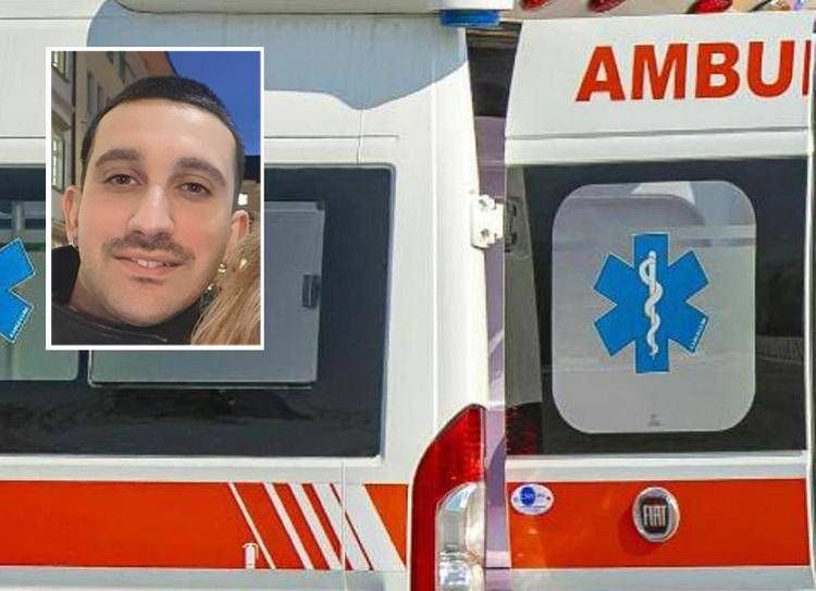La vittima e il soccorso in ambulanza (Fotogramma/Ipa)