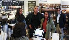 Barack Obama con le figlie Malia e Sasha - Fotogramma /Ipa