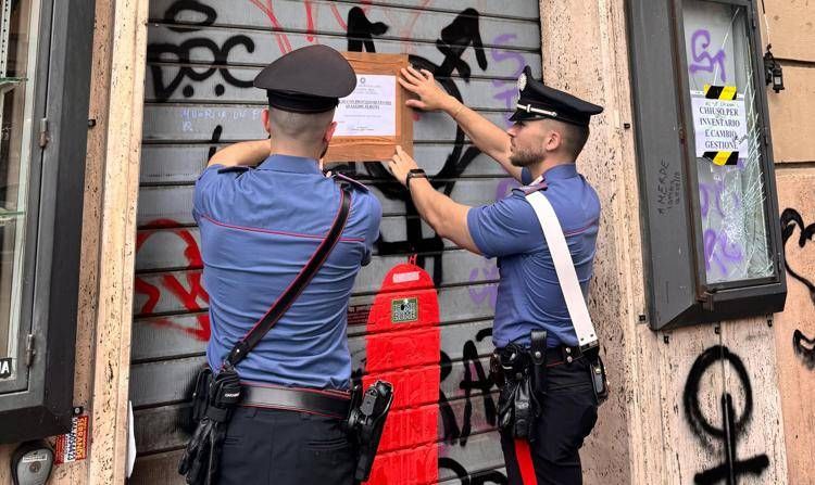 Donna stuprata in un bar a Roma, il gip: 